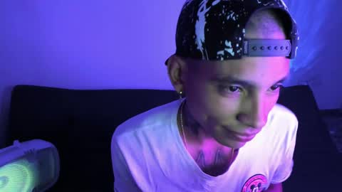 monkeyd_66 online show from December 14, 9:18 am