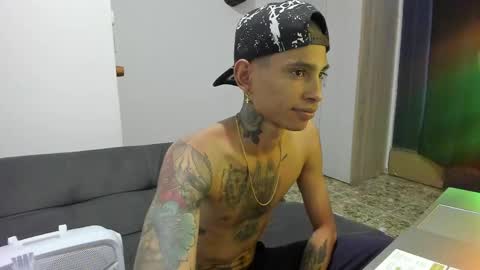 Snapshot of monkeyd_66 chatting on December 16, 8:31 am monkeyd_66 online show from December 16, 8:31 am