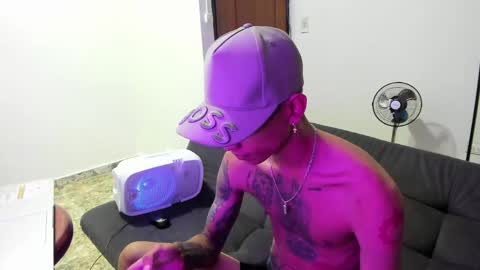 Snapshot of monkeyd_66 chatting on January 6, 1:30 pm monkeyd_66 online show from January 6, 1:30 pm