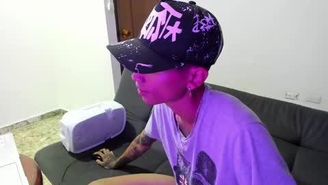 Snapshot of monkeyd_66 chatting on January 9, 10:41 am monkeyd_66 online show from January 9, 10:41 am