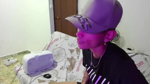 Snapshot of monkeyd_66 chatting on January 10, 10:17 am monkeyd_66 online show from January 10, 10:17 am