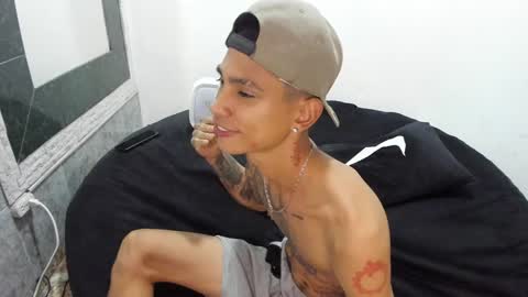 Snapshot of monkeyd_66 chatting on February 1, 10:26 am monkeyd_66 online show from February 1, 10:26 am