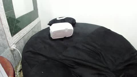 Snapshot of monkeyd_66 chatting on February 7, 8:55 am monkeyd_66 online show from February 7, 8:55 am