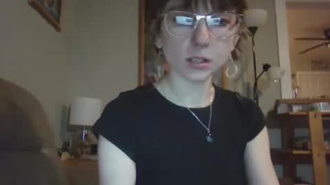 Snapshot of monkeygirl99 chatting on March 4, 6:52 am monkeygirl9 come play with me slut daddy bad spanking cute girl submissive online show from March 4, 6:52 am