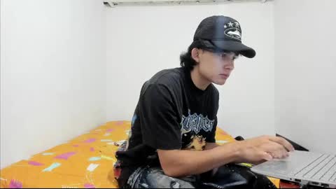 Snapshot of monky_0002 chatting on May 2, 6:13 pm monky_0002 online show from May 2, 6:13 pm