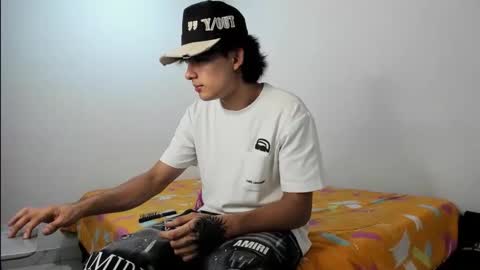 Snapshot of monky_0002 chatting on May 7, 9:20 pm monky_0002 online show from May 7, 9:20 pm
