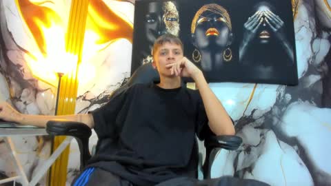 Snapshot of mono_blonde chatting on September 13, 6:51 pm mono_blonde online show from September 13, 6:51 pm