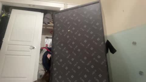 Monroe online show from December 6, 8:48 am