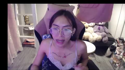 Snapshot of monstercockselfsuck chatting on June 4, 9:04 am ELYSE A SIMPLE GIRL online show from June 4, 9:04 am