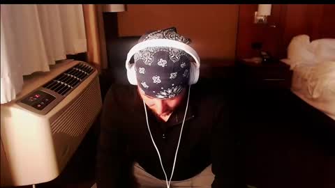 Kingalby817 online show from March 4, 5:11 am