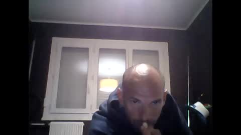 Snapshot of montmasse chatting on April 22, 8:32 pm montmasse online show from April 22, 8:32 pm