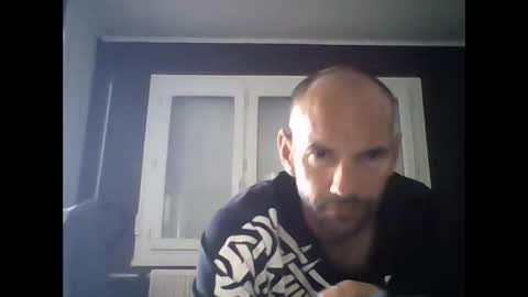 Snapshot of montmasse chatting on April 29, 9:57 am montmasse online show from April 29, 9:57 am