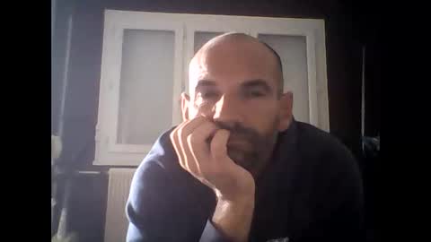 Snapshot of montmasse chatting on May 6, 2:33 pm montmasse online show from May 6, 2:33 pm