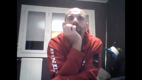 Snapshot of montmasse chatting on May 16, 10:41 pm montmasse online show from May 16, 10:41 pm