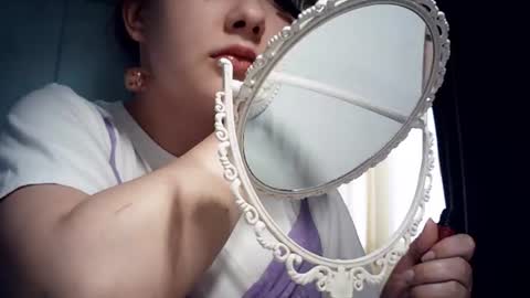 moodiemira online show from June 9, 4:29 pm