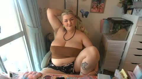 Snapshot of moojay00 chatting on July 9, 3:32 am Moo Jay online show from July 9, 3:32 am