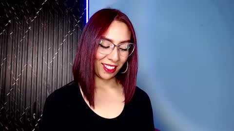 moolly_evanz online show from March 6, 4:36 pm