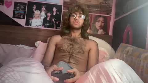 moon online show from May 18, 2:12 pm