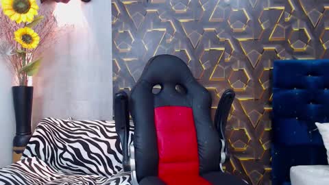 moon_and_fire_ online show from November 6, 5:19 am