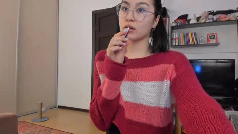 Snapshot of moon_bloom chatting on February 12, 4:57 pm Zoe online show from February 12, 4:57 pm