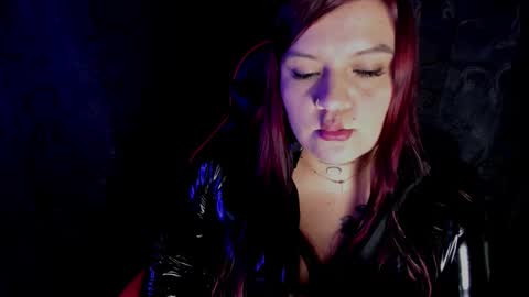 Snapshot of moon_dark520 chatting on March 29, 5:51 am Lilith online show from March 29, 5:51 am