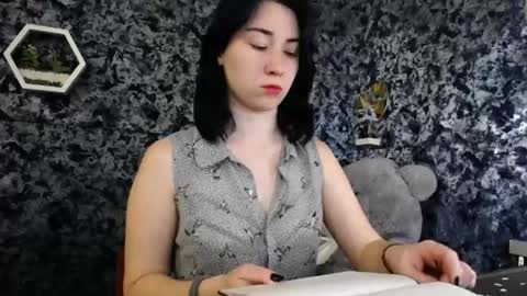 Snapshot of moon_foxy_ chatting on May 24, 7:24 am Diana online show from May 24, 7:24 am