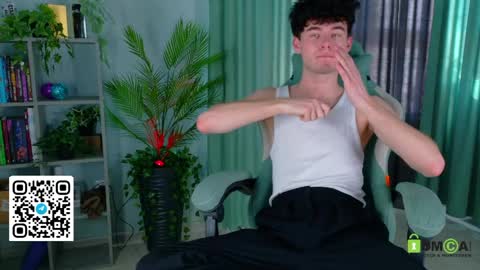 moon_gloww online show from April 2, 2:31 am