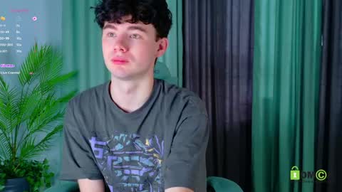 moon_gloww online show from April 13, 3:23 am