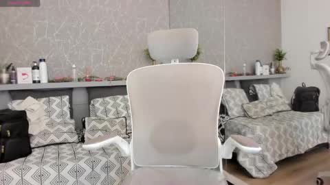 Snapshot of moon_lightt9 chatting on May 30, 12:02 pm Sarah online show from May 30, 12:02 pm
