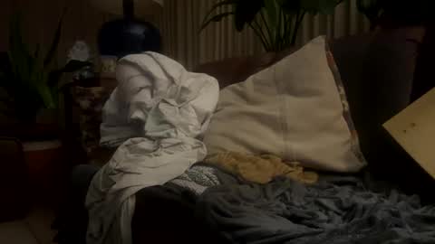 Snapshot of moon_man5 chatting on September 24, 1:42 am Mitchell online show from September 24, 1:42 am