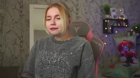 Emilia online show from February 27, 9:53 am