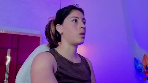 Snapshot of moon_winy chatting on June 21, 11:35 am Winy online show from June 21, 11:35 am