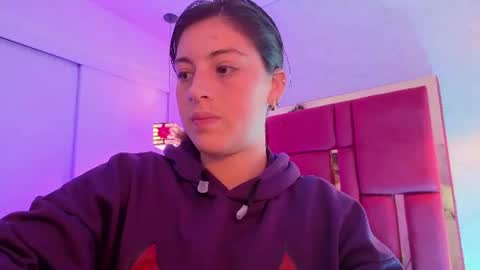 Snapshot of moon_winy chatting on June 27, 12:10 pm Winy online show from June 27, 12:10 pm
