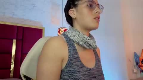 Snapshot of moon_winy chatting on July 8, 11:58 am Winy online show from July 8, 11:58 am