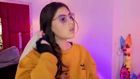 Snapshot of moon_winy chatting on July 12, 7:38 pm Winy online show from July 12, 7:38 pm