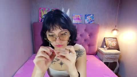 Snapshot of mooncharlotte chatting on July 6, 6:54 pm Charlotte online show from July 6, 6:54 pm