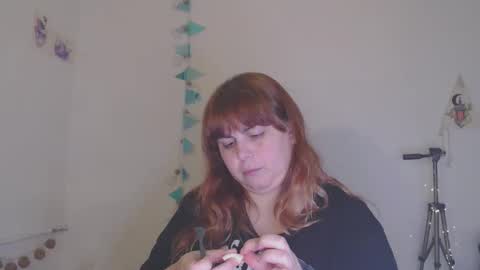 MoonFox  online show from February 5, 1:32 am