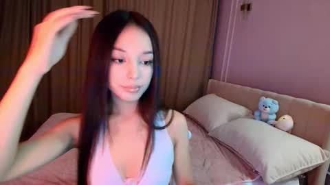 Mia online show from November 19, 12:16 pm