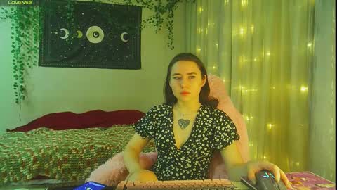 Snapshot of moonlight_sonataa chatting on December 21, 11:06 am moonlight_sonataa online show from December 21, 11:06 am