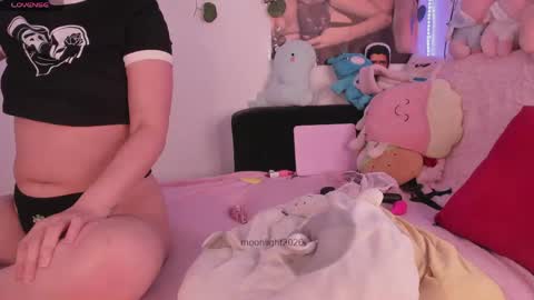 moonliight__ online show from May 2, 4:45 pm