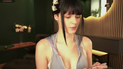 Snapshot of moonlit_desire chatting on July 15, 1:49 pm Michelle online show from July 15, 1:49 pm