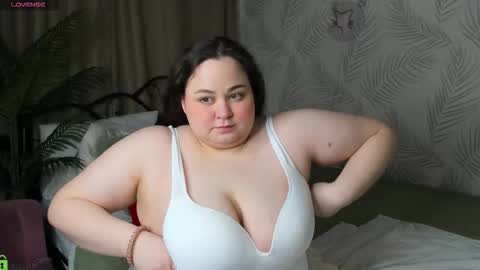 Snapshot of moonlitadele chatting on March 4, 9:04 am Adele online show from March 4, 9:04 am