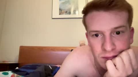 Snapshot of moonlose000 chatting on February 13, 12:17 am moonlose000 online show from February 13, 12:17 am