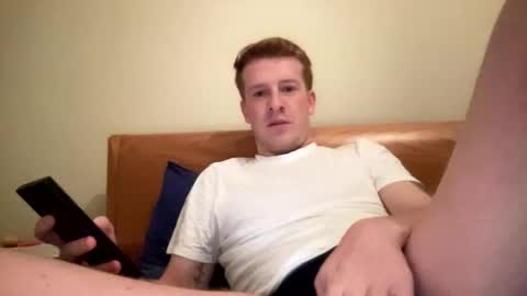 Snapshot of moonlose000 chatting on February 23, 12:09 am moonlose000 online show from February 23, 12:09 am