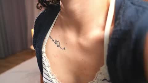 Snapshot of moonofhades chatting on February 25, 9:46 pm moonofhades online show from February 25, 9:46 pm