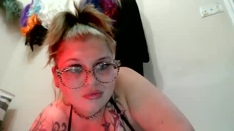 moonpulseraven online show from June 18, 4:57 am