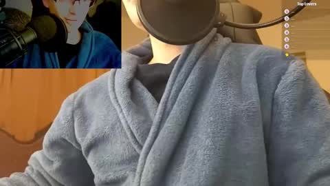 Snapshot of moonsire chatting on January 13, 8:05 am Moonsire online show from January 13, 8:05 am