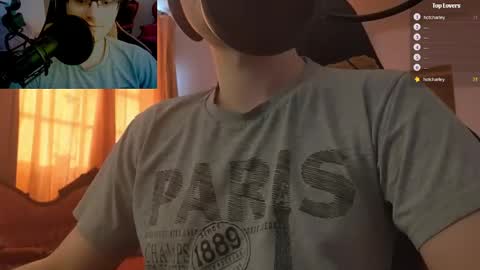 Snapshot of moonsire chatting on January 16, 12:53 pm Moonsire online show from January 16, 12:53 pm