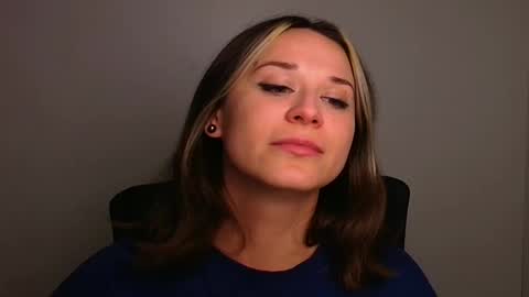 Snapshot of moonsusanna chatting on November 15, 12:13 pm Susanna online show from November 15, 12:13 pm