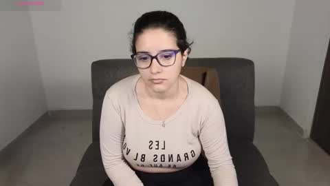 Snapshot of moonwoman_ chatting on October 12, 2:43 am Moon Woman online show from October 12, 2:43 am